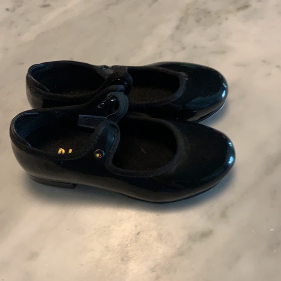 Black patent tap shoe - Picture 2 of 4